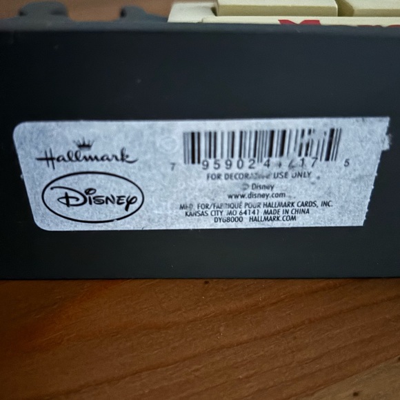 Disney Hallmark Desk Calendar - Picture 2 of 2